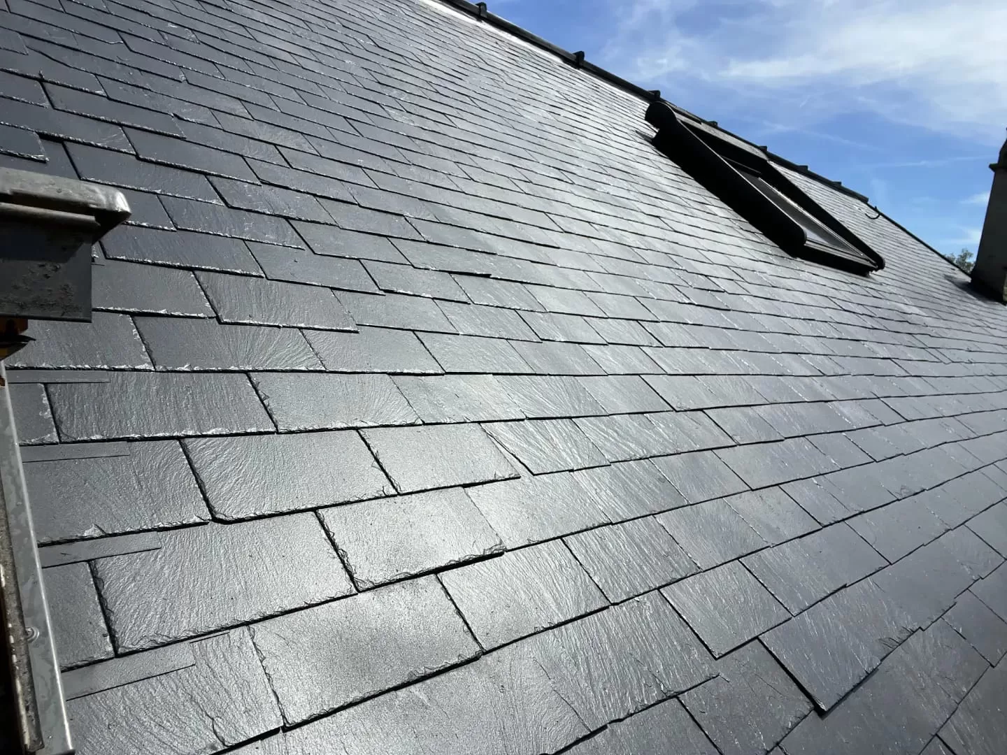 Rénovation complète de toiture en ardoise par un couvreur professionnel