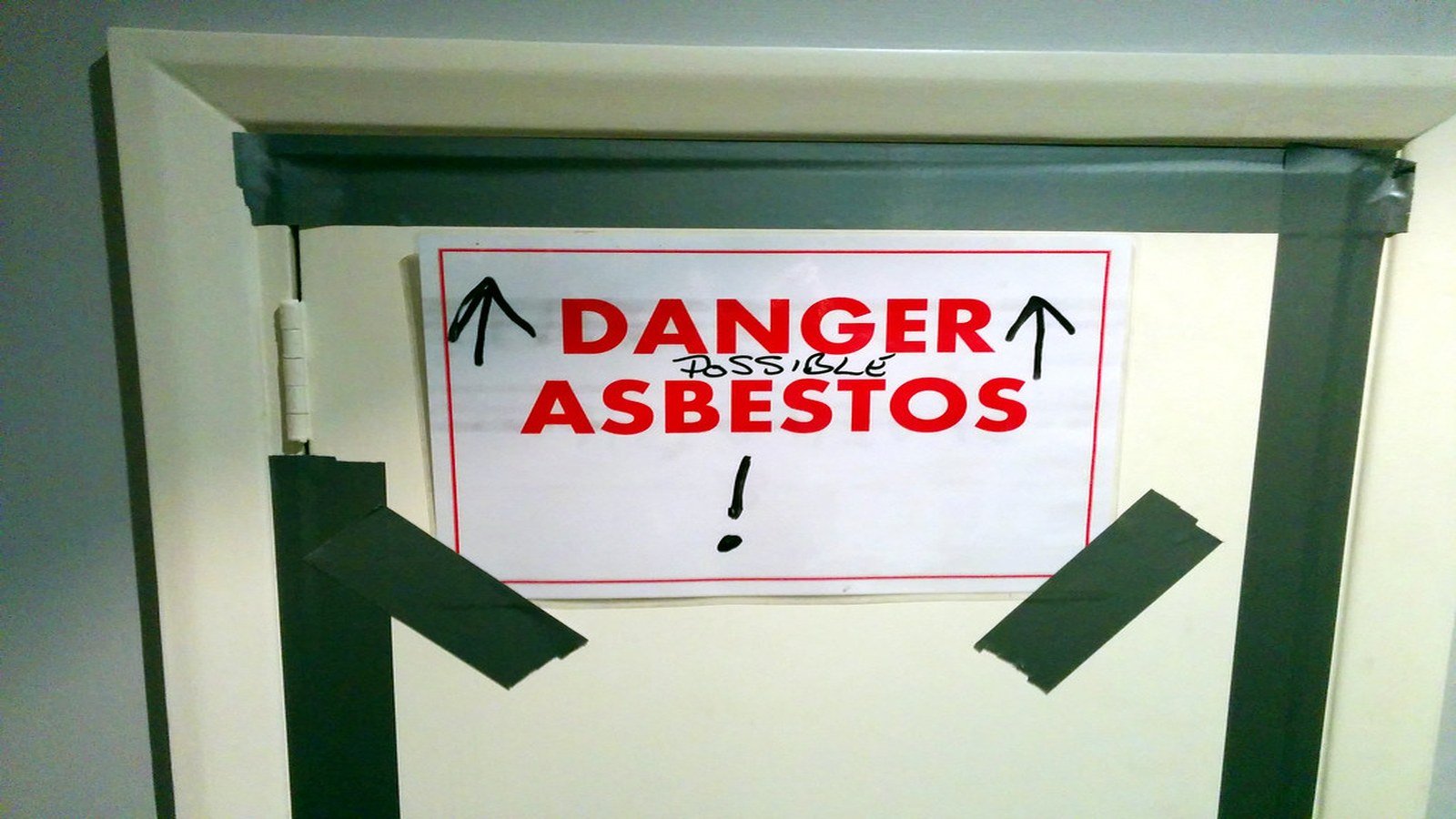 Toiture en amiante : diagnostic, désamiantage et obligations en 2026